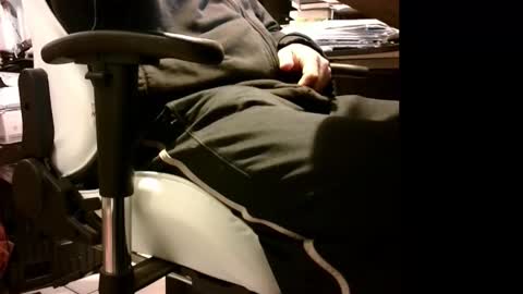 Snapshot of lonelypumabreizh chatting on October 19, 4:17 am Pumabreizh online show from October 19, 4:17 am