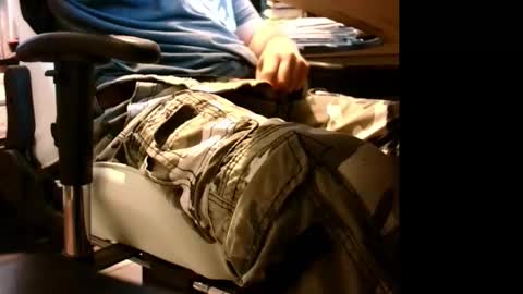 Snapshot of lonelypumabreizh chatting on October 14, 7:59 am Pumabreizh online show from October 14, 7:59 am