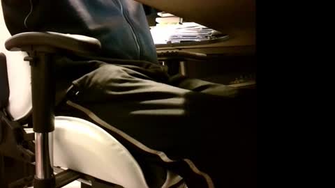 Snapshot of lonelypumabreizh chatting on October 12, 5:23 am Pumabreizh online show from October 12, 5:23 am