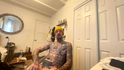 longwalksonthebeach69 online show from March 10, 4:13 pm