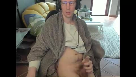 loomie online show from February 28, 1:10 pm