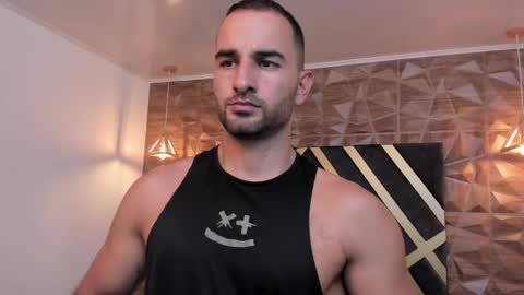 Snapshot of lorenzo_walker_ chatting on February 24, 5:53 pm L O R E N Z O Thumbs Up help online show from February 24, 5:53 pm
