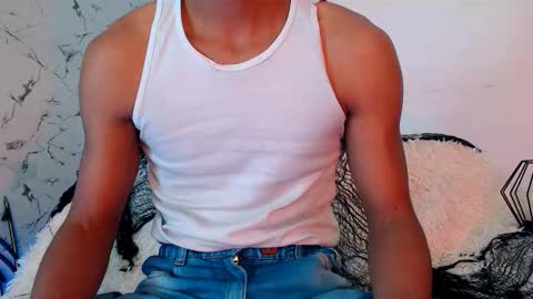 Snapshot of lorian_vikel chatting on October 5, 10:36 pm Lorian Vikel online show from October 5, 10:36 pm