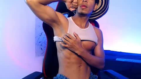 Lorian Vikel  online show from November 15, 9:50 pm