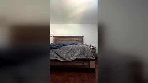 lostinspace15 online show from March 19, 10:13 pm