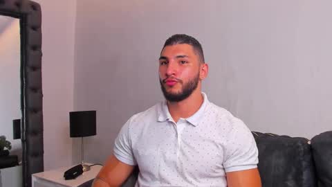 Louis online show from February 6, 9:55 pm