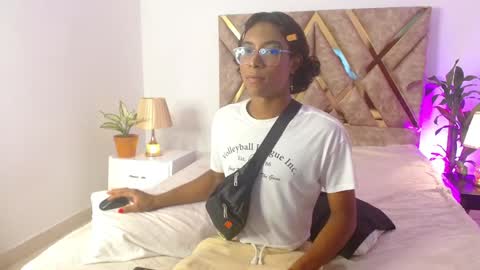 Snapshot of louis_hardstar chatting on December 12, 8:53 pm Louis Valdz online show from December 12, 8:53 pm