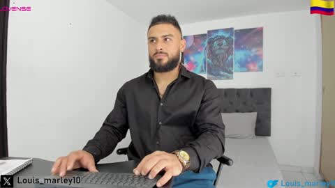 Snapshot of louis_marley_ chatting on December 3, 9:01 pm louis_marley_ online show from December 3, 9:01 pm