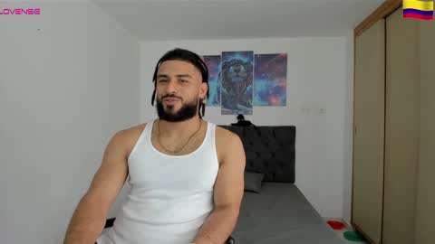 Snapshot of louis_marley_ chatting on December 16, 8:48 pm louis_marley_ online show from December 16, 8:48 pm