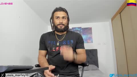 Snapshot of louis_marley_ chatting on February 4, 1:02 am louis_marley_ online show from February 4, 1:02 am
