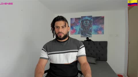 Snapshot of louis_marley_ chatting on December 19, 5:50 pm louis_marley_ online show from December 19, 5:50 pm