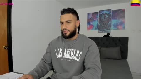 Snapshot of louis_marley_ chatting on December 27, 10:05 pm louis_marley_ online show from December 27, 10:05 pm
