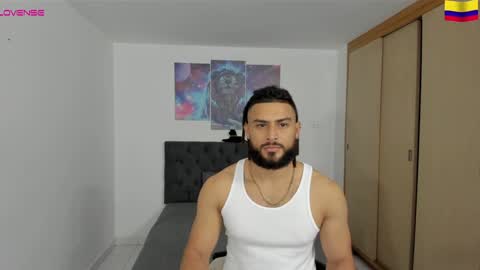 Snapshot of louis_marley_ chatting on December 15, 11:09 pm louis_marley_ online show from December 15, 11:09 pm