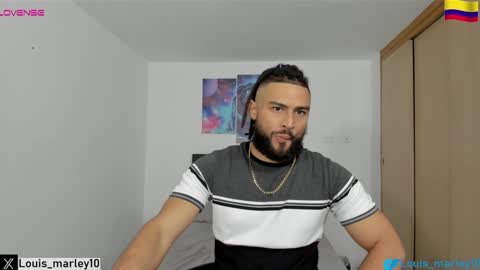 Snapshot of louis_marley_ chatting on January 9, 2:01 am louis_marley_ online show from January 9, 2:01 am
