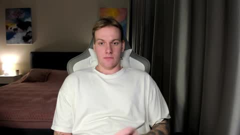 Snapshot of louisjafferson chatting on December 30, 9:08 pm Louis online show from December 30, 9:08 pm