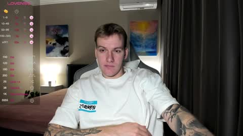 Snapshot of louisjafferson chatting on December 16, 1:00 pm Louis online show from December 16, 1:00 pm