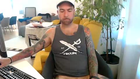 Guapito online show from June 24, 9:34 am