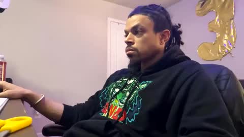 Snapshot of love4heelz chatting on March 11, 6:30 pm Prynce online show from March 11, 6:30 pm