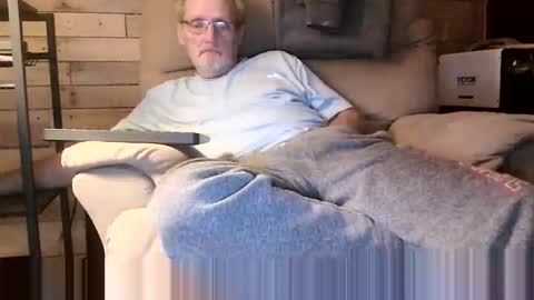 just here to have fun and cum online show from April 20, 11:51 pm