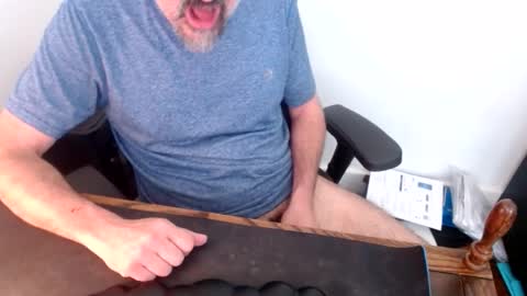 lreed090 online show from April 24, 6:43 pm