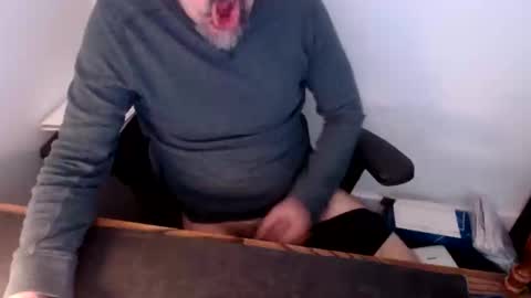 lreed090 online show from April 23, 3:25 pm