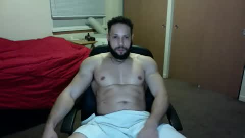 lskinnatty online show from March 11, 2:40 am