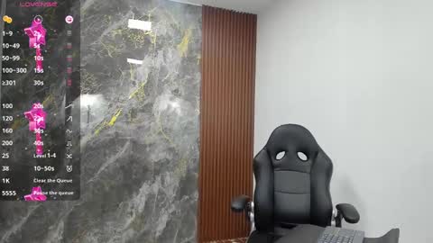 Snapshot of luandy_ chatting on March 11, 11:01 am lUAN online show from March 11, 11:01 am