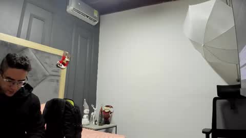 luca_morettii online show from December 2, 12:08 pm