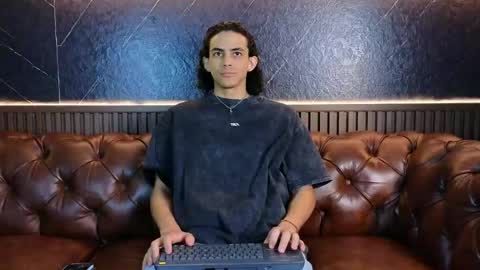 lucaalessi online show from April 15, 3:01 pm