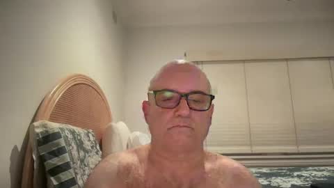 lucas10004 online show from December 17, 12:00 pm