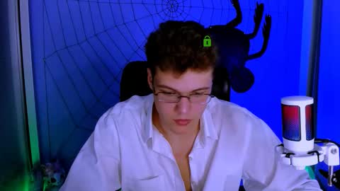 lucas_long_ online show from October 23, 6:55 pm