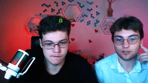 Snapshot of lucas_long_ chatting on October 17, 7:51 pm lucas_long_ online show from October 17, 7:51 pm