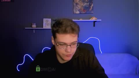 Snapshot of lucas_long_ chatting on October 13, 12:33 pm lucas_long_ online show from October 13, 12:33 pm