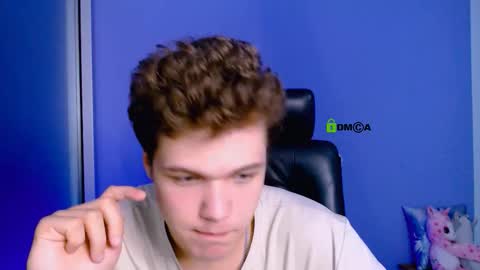 Snapshot of lucas_long_ chatting on September 24, 1:20 pm lucas_long_ online show from September 24, 1:20 pm