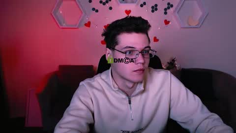Snapshot of lucas_long_ chatting on October 7, 7:07 pm lucas_long_ online show from October 7, 7:07 pm
