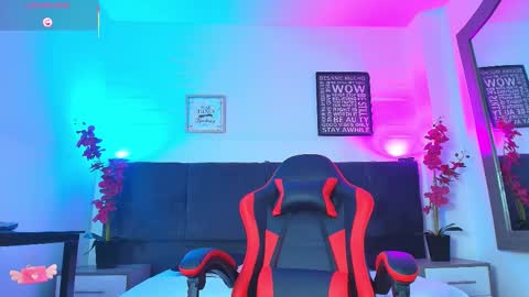 Lucas lovee online show from February 15, 1:19 pm