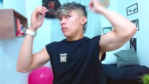 Lucas Luxx online show from November 8, 1:25 pm