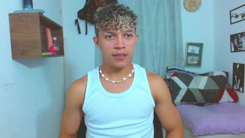 Snapshot of lucas_luxx1 chatting on October 3, 4:45 pm Lucas Luxx online show from October 3, 4:45 pm