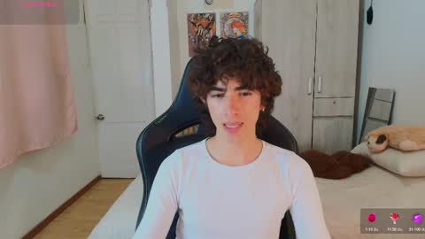 lucas_xo online show from December 20, 5:03 am