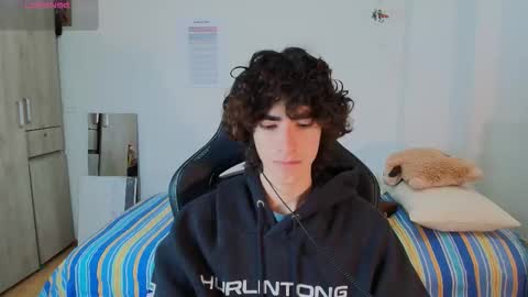 lucas_xo online show from February 23, 1:51 am