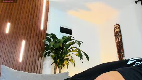LUCA SANTOS online show from May 25, 3:45 am
