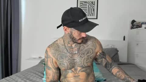 lucasexclusive online show from April 18, 5:09 am