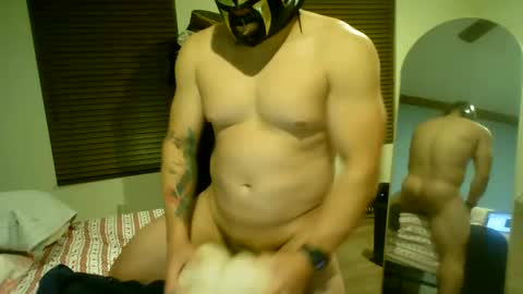 luchamuscles online show from January 9, 3:15 am