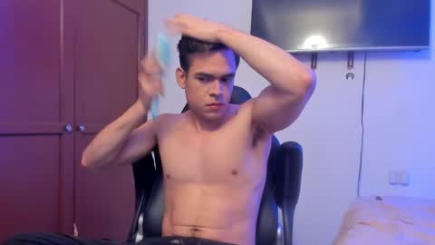 Snapshot of lucian_gomez chatting on October 6, 7:29 pm Lucian Gomez online show from October 6, 7:29 pm