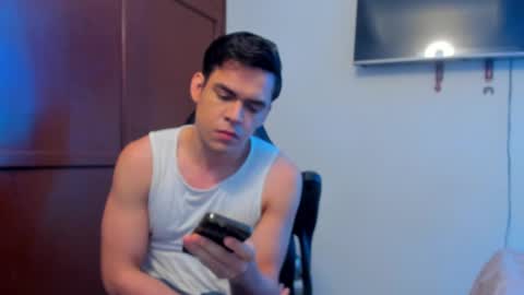 Snapshot of lucian_gomez chatting on October 7, 7:40 pm Lucian Gomez online show from October 7, 7:40 pm