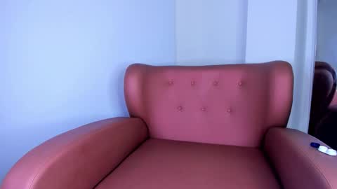Snapshot of lucian_greyy chatting on October 5, 4:38 am lucian_greyy online show from October 5, 4:38 am
