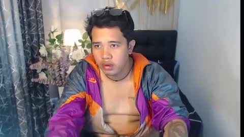 Luciferhotcum online show from February 1, 7:05 am