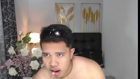 Luciferhotcum online show from February 9, 6:37 pm