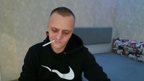 Ethan online show from December 11, 9:00 pm