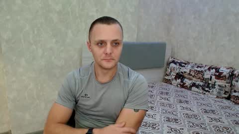 Ethan online show from December 3, 9:45 pm